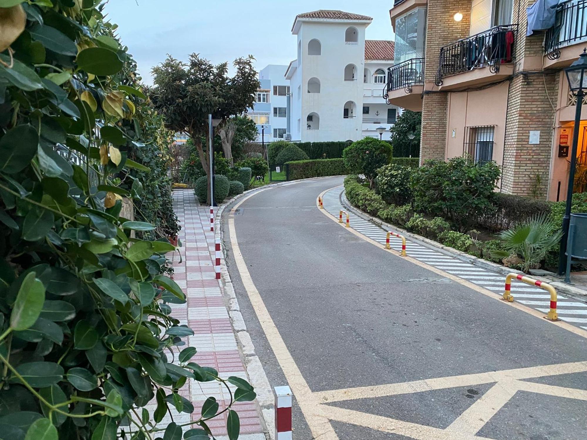 Studio With Views Next To Puerto Marina The Green Door Беналмадена Екстериор снимка